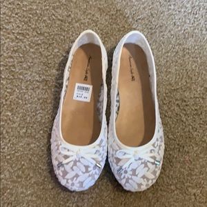 - AMERICAN EAGLE GIRLS SLIP ONS